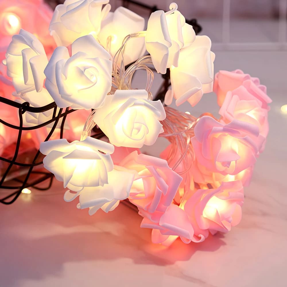 Stringa di fiori di rosa a LED da 6 m. Ghirlanda di rose artificiali. Luce fata per la decorazione domestica di Natale di San Valentino