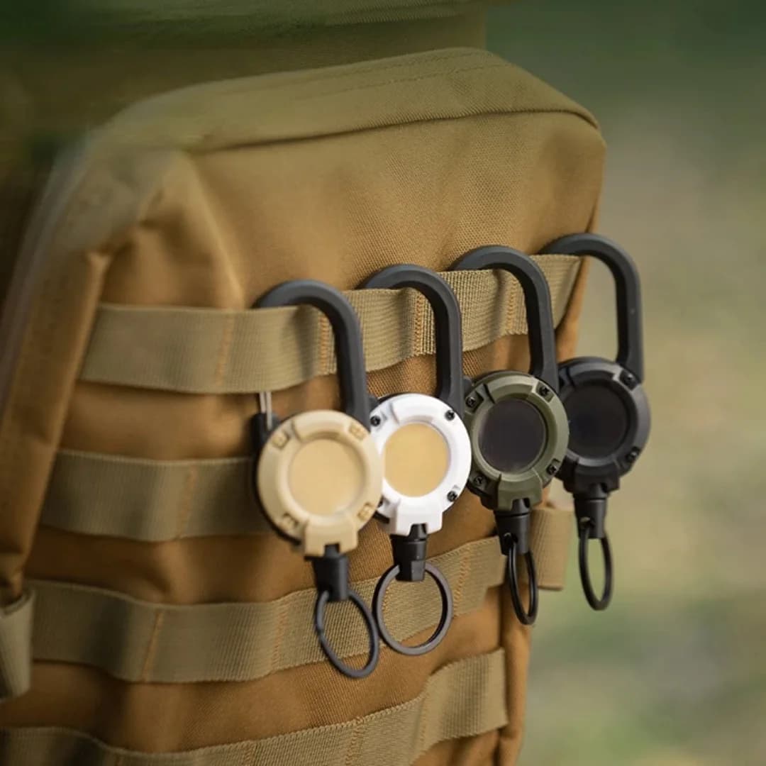 1pcs Heavy Duty Retractable Pull Badges ID Reel Carabiner Key Chain Steel Wire Rope Buckle Key Holder Outdoor Keychain Tools