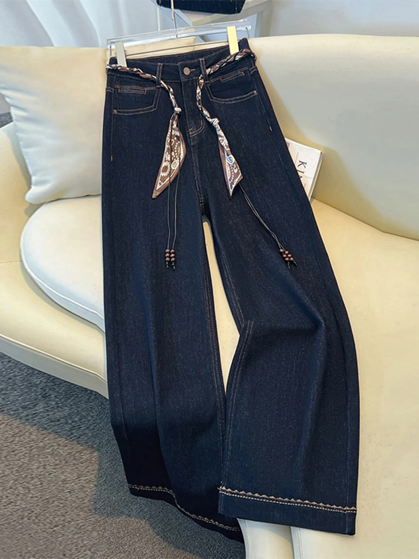 Jeans Denim a Vita Alta e Gamba Larga per Donna, Nuova Collezione Autunno 2025, Stile Retro con Stampa e Cintura con Sciarpa, Taglio Dritto