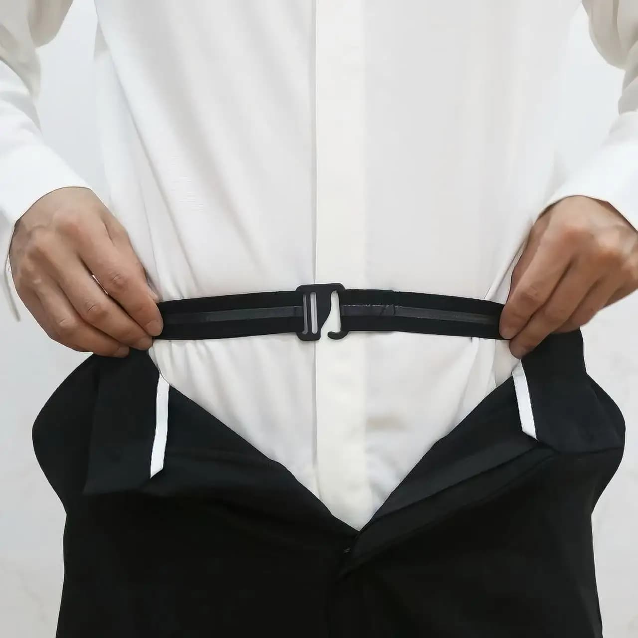 Men's Shirt Stays Anti-Slip Elastic Grip Adjustable Buckle Non-Textile Weaved Shirt Holder Belt for Daily Business Casual Use