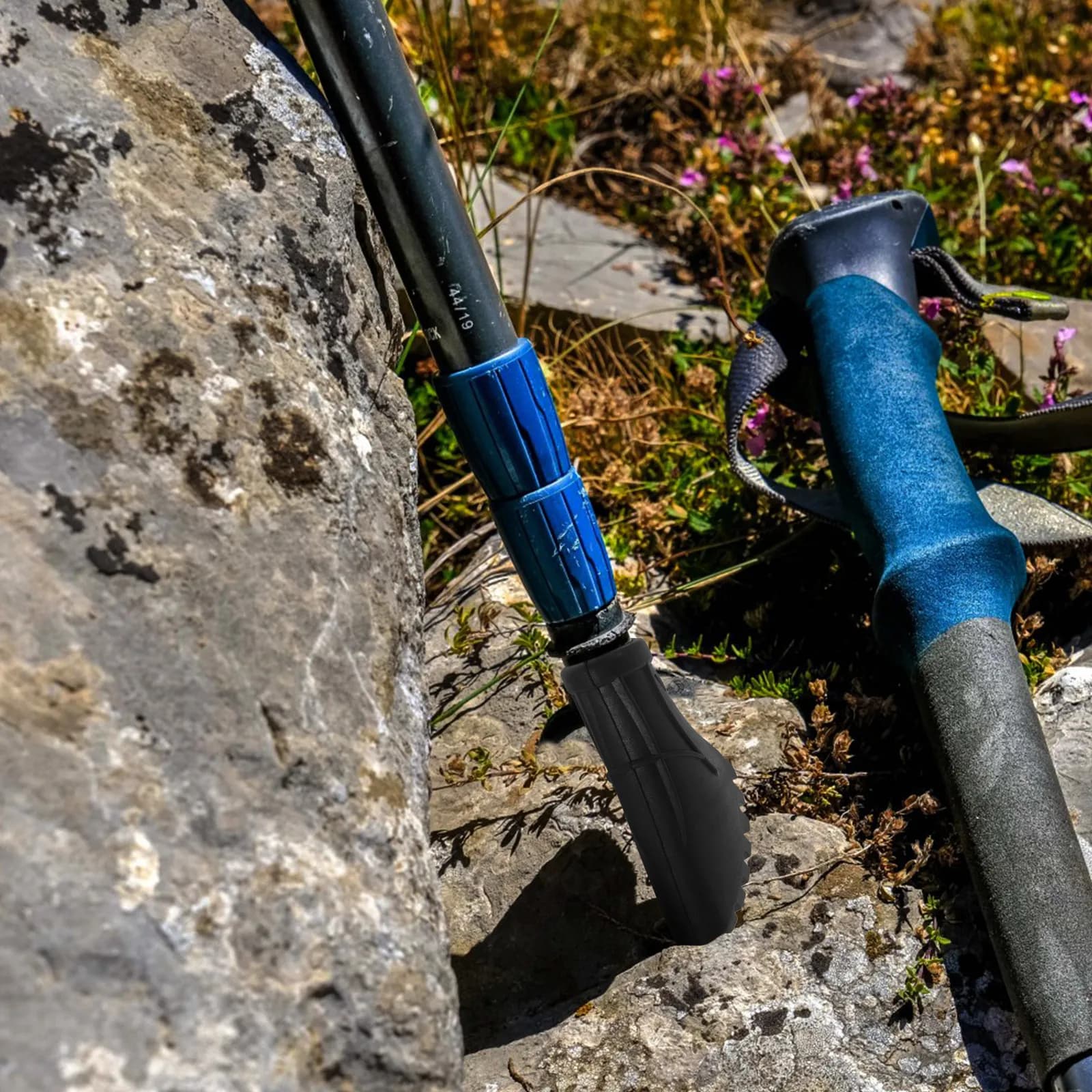 Protezioni per Punte di Bastoncini da Trekking in Gomma, Adatte per Bastoni da Escursionismo e Sci Nordico, Universali, Durevoli, Facili da Installare, Confortevoli