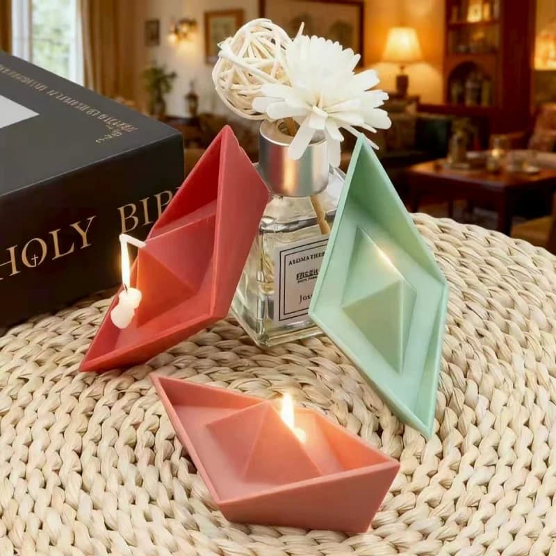 3D Boat Vessel Silicone Candle Mold Small Paper Boat Origami Design Ornament Plaster Molds for DIY Aromatherapy Mold Home Decor