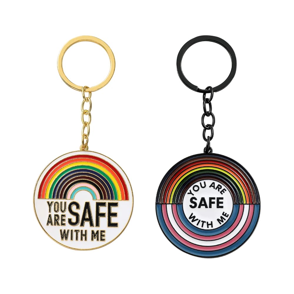 Portachiavi con Bandiera Arcobaleno LGBT 'Sei Sicuro con Me' per Zaini, Accessori e Regali