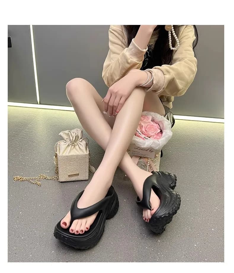 Infraid by beach in EVA non-slip and wear resistant, with thick bottom 6 cm, fashionable and versatile, new summer style 2026, with internal rise.