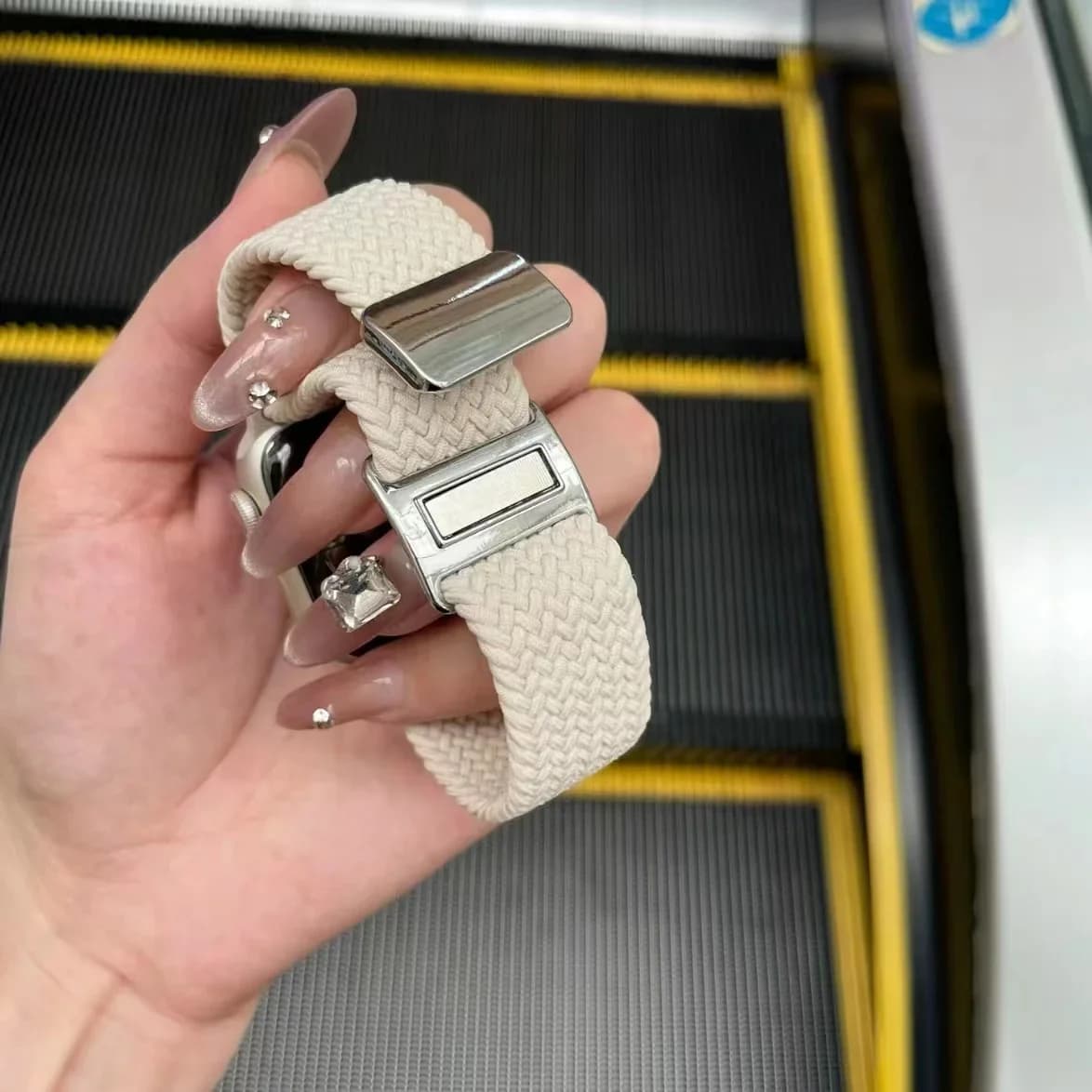 Magnetic Elastic Strap Nylon Passer for Women's Apple Watch Strap