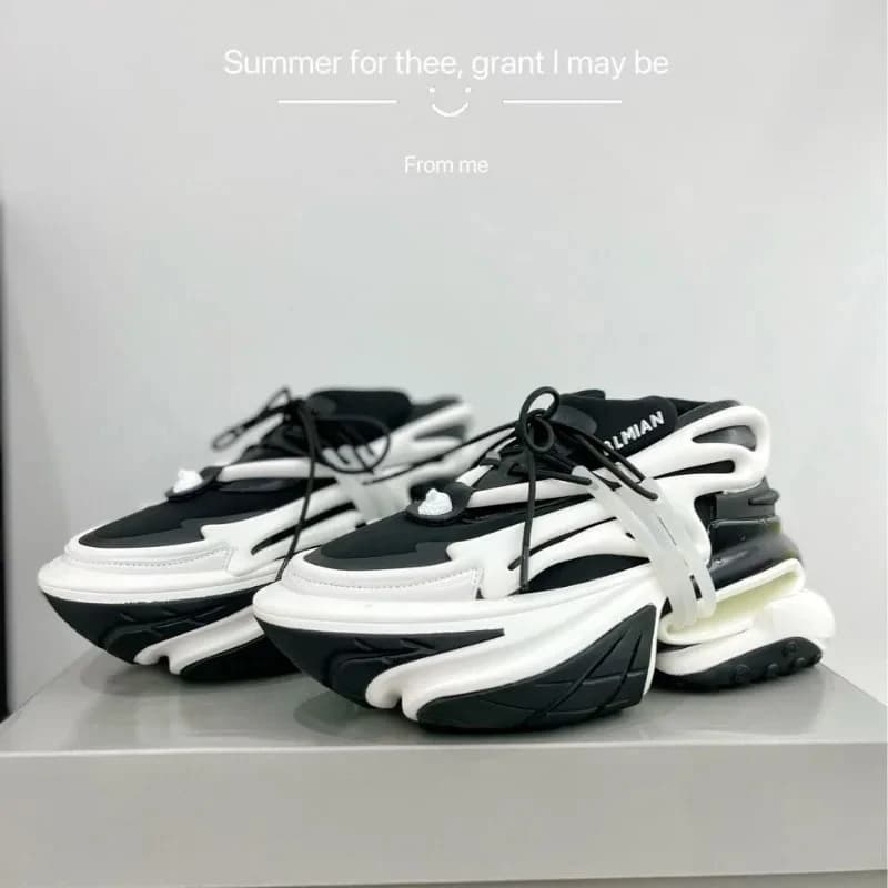 Scarpe da Corsa Unisex 2026 Traspiranti con Suola Spessa, Sneakers Sportive di Design per Coppie, Scarpe da Passeggio Leggere per Uomo e Donna