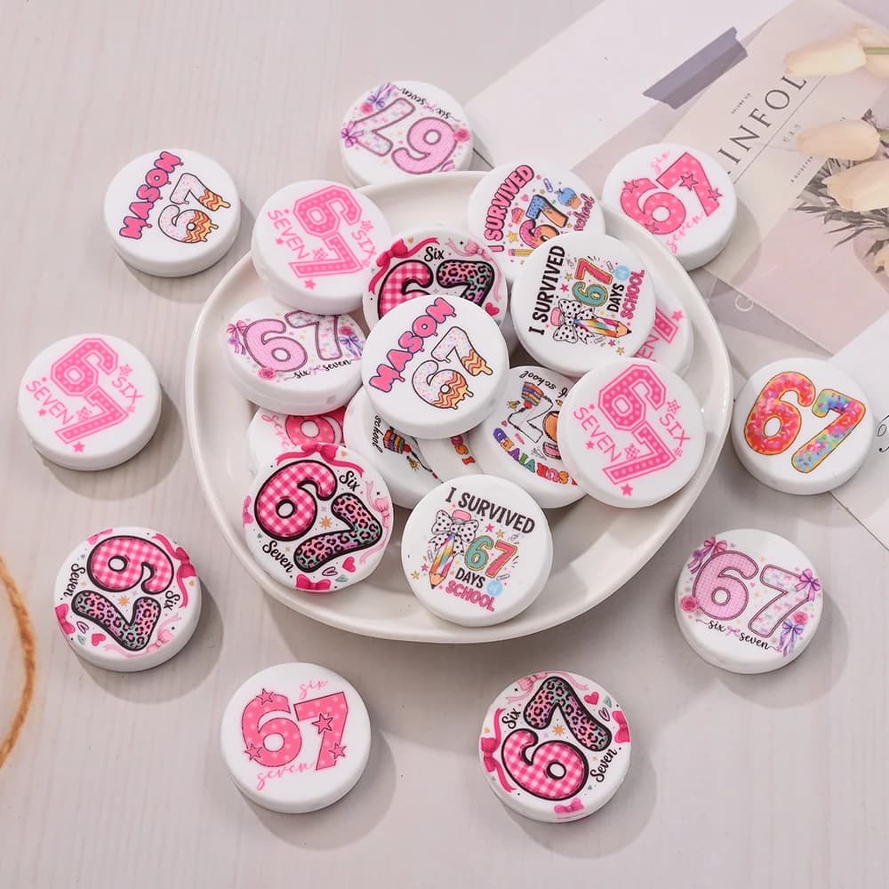 9 pezzi di perline piatte rotonde in silicone da 28 mm con numero 67 stampato, per catene per ciucci fai da te, collane, accessori per braccialetti