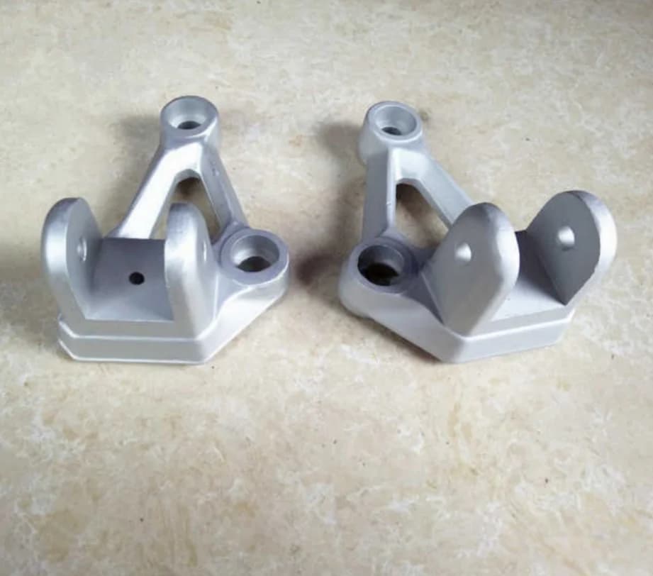 Supporto per Poggiapiedi Anteriore Moto, Coppia Sinistra e Destra per Benelli TRK502 BJ500GS-A, Kit di Montaggio per Pedane
