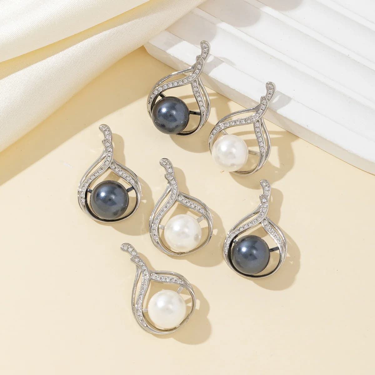 3 pendants with large round pearls with natural frame, skeleton design with crystal alloy pendant for jewelry creation, diy necklace earrings