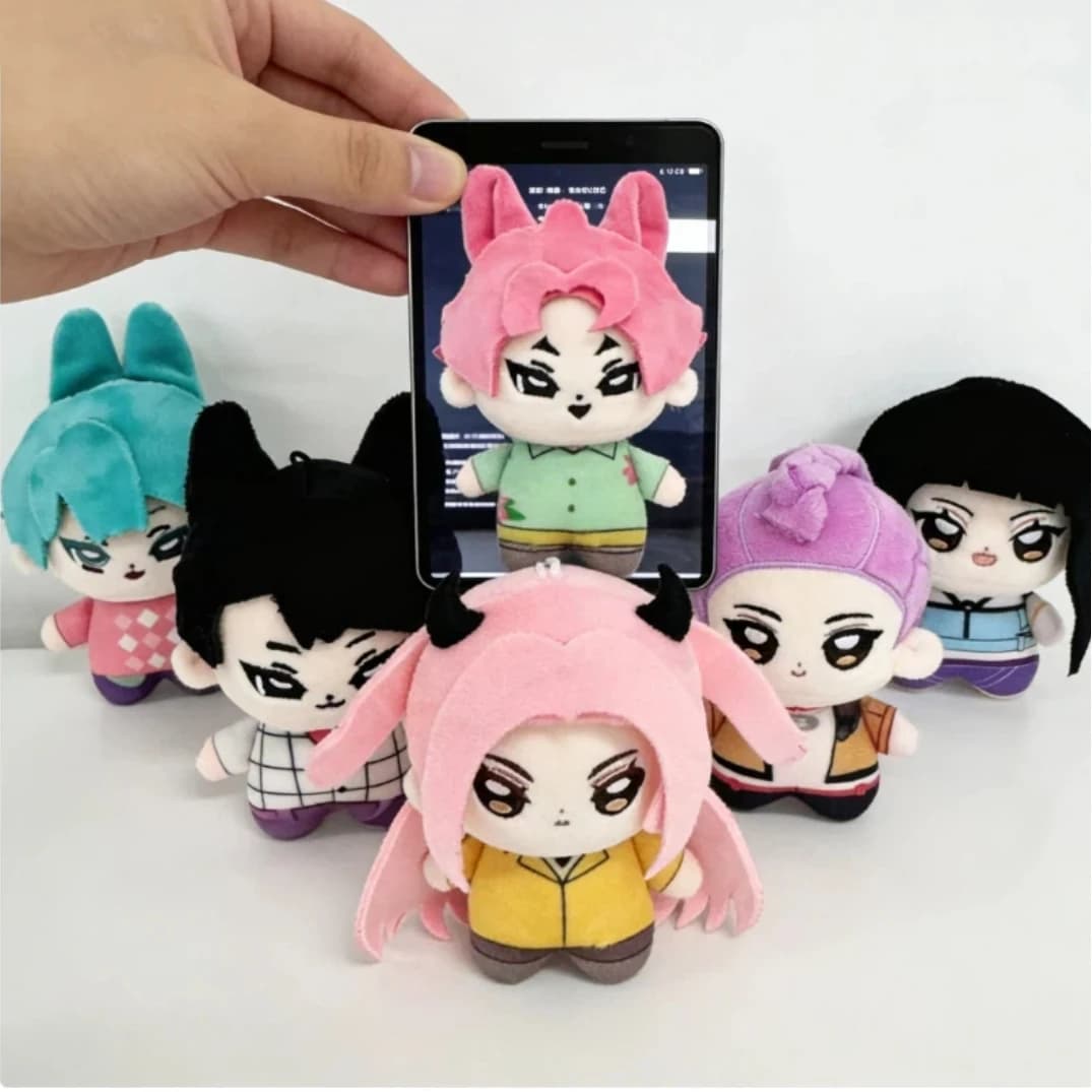 Peluche Anime K-POP Ragazza Cacciatrice di Demoni Rumi Mira Zoey, Statuetta Ragazza Cacciatrice di Mostri, Bambola di Peluche, Giocattolo, Regalo, Decorazione per Feste e Scrivania