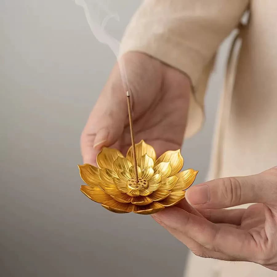 1PC Porta bastoncini per bruciatore di incenso in oro Buddismo Linea di loto Aste di base per piastra di incenso