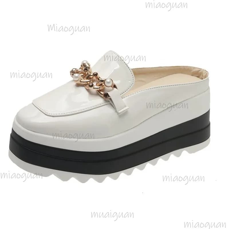 Ciabatte con plateau in pelle scamosciata da donna Scarpe con catena di perle Decor Moda Slip-On Flats Punta quadrata Scarpe da donna antiscivolo Pantofole da indossare ogni giorno