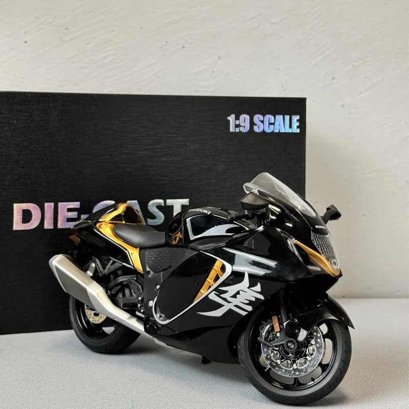 Confezione regalo squisita 1:9 SUZUKI Hayabusa GSX-1300R modello di moto da corsa in lega diecast Street Sports modello di moto regalo per bambini