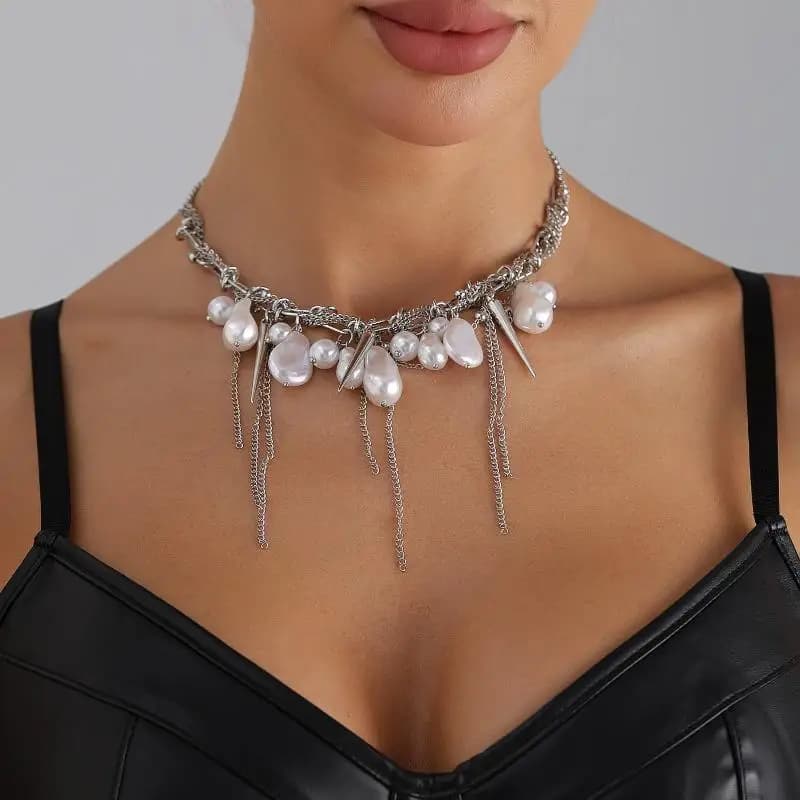 Collana con Ciondolo a Nappa Dolce e Trendy da Donna, Girocollo in Metallo con Perle, Gioielli da Festa, Regalo