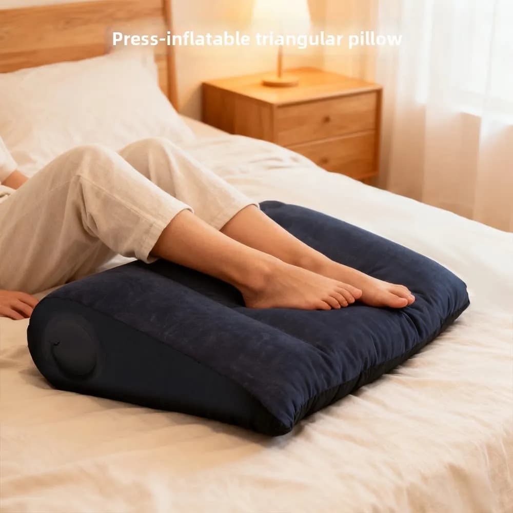 Cuscino Gonfiabile a Triangolo con Sistema di Gonfiaggio a Pressione, Supporto Portatile per Schiena e Gambe, Ideale per Viaggi, Campeggio, Casa e Ufficio