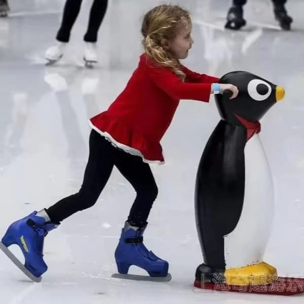 Spingitore per pattini da ghiaccio Pinguino di valore | Allenatore modellato a basso costo | Avviamento della traversa d'ingresso