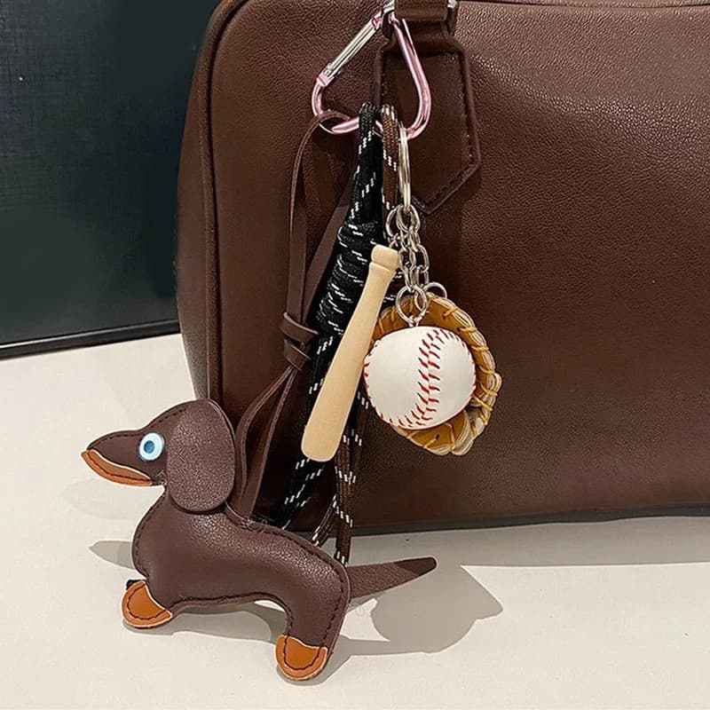 1PC pendenti da uomo e da donna vintage marrone autunno e inverno cane salsiccia in pelle per portachiavi borse per cellulari