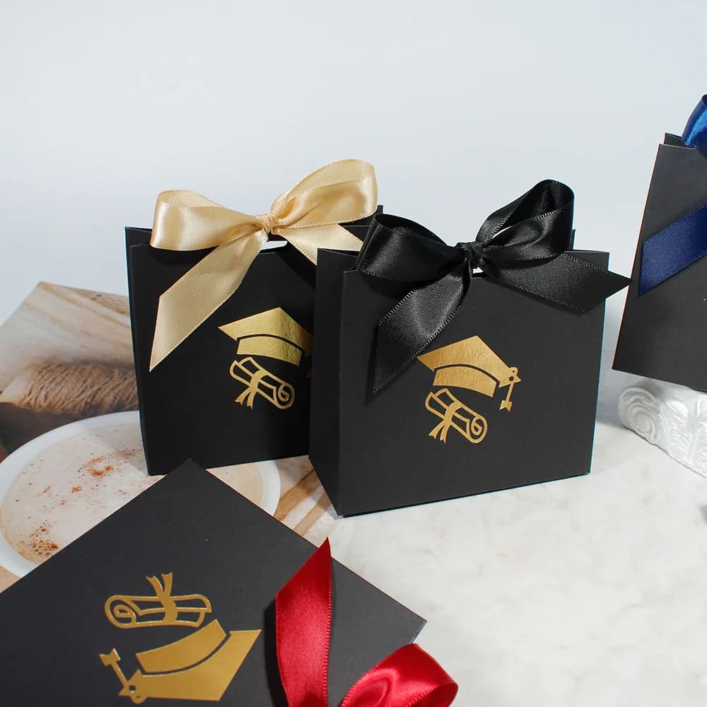 Decorazione di laurea Scatole di caramelle Cappello da laurea Regali di cioccolato Borsa da imballaggio per 2024 Parabituzioni Regalo per feste di laurea