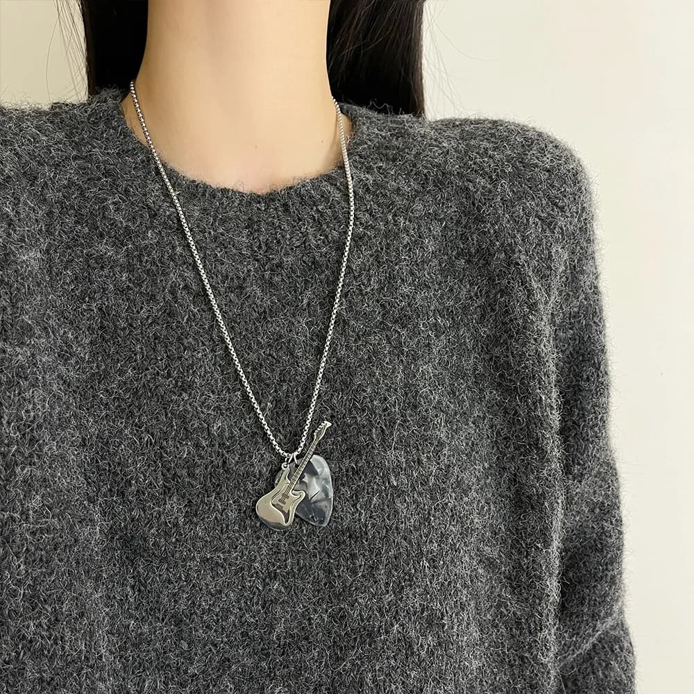Collana con Ciondolo Plettro per Chitarra Hip-hop, Catena Punk in Acciaio al Titanio, Choker Vintage Trendy, Catena per Maglione con Chitarra Elettrica Unisex