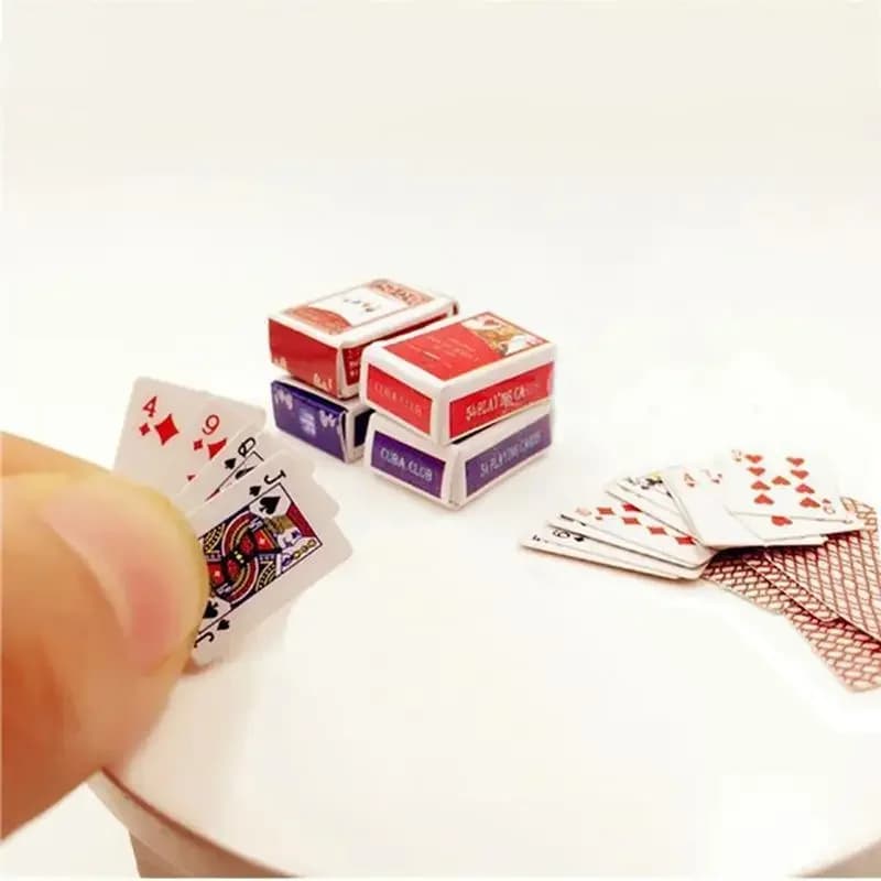 Mini simpatico gioco di carte da poker in miniatura per case delle bambole 1:12 per accessori Kawaii per bambole