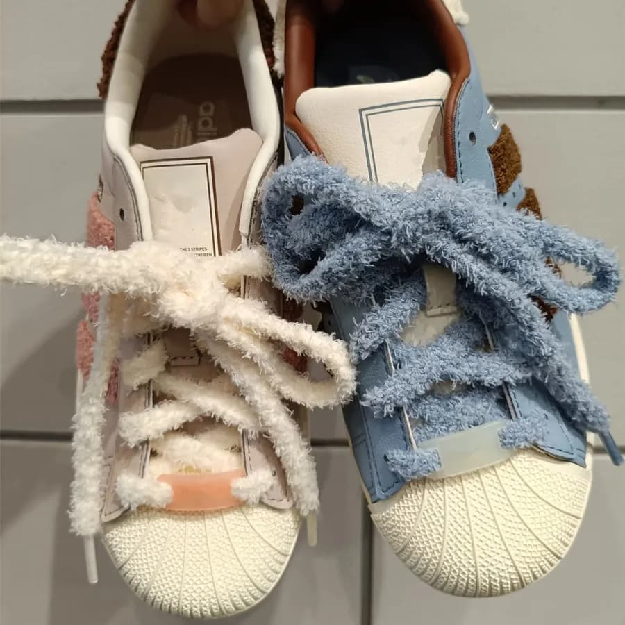 1 paio di lacci soffici invernali popolari lacci in peluche bianchi blu per scarpe da allenamento DE scarpe da ginnastica casual sportive scarpe stivali da neve
