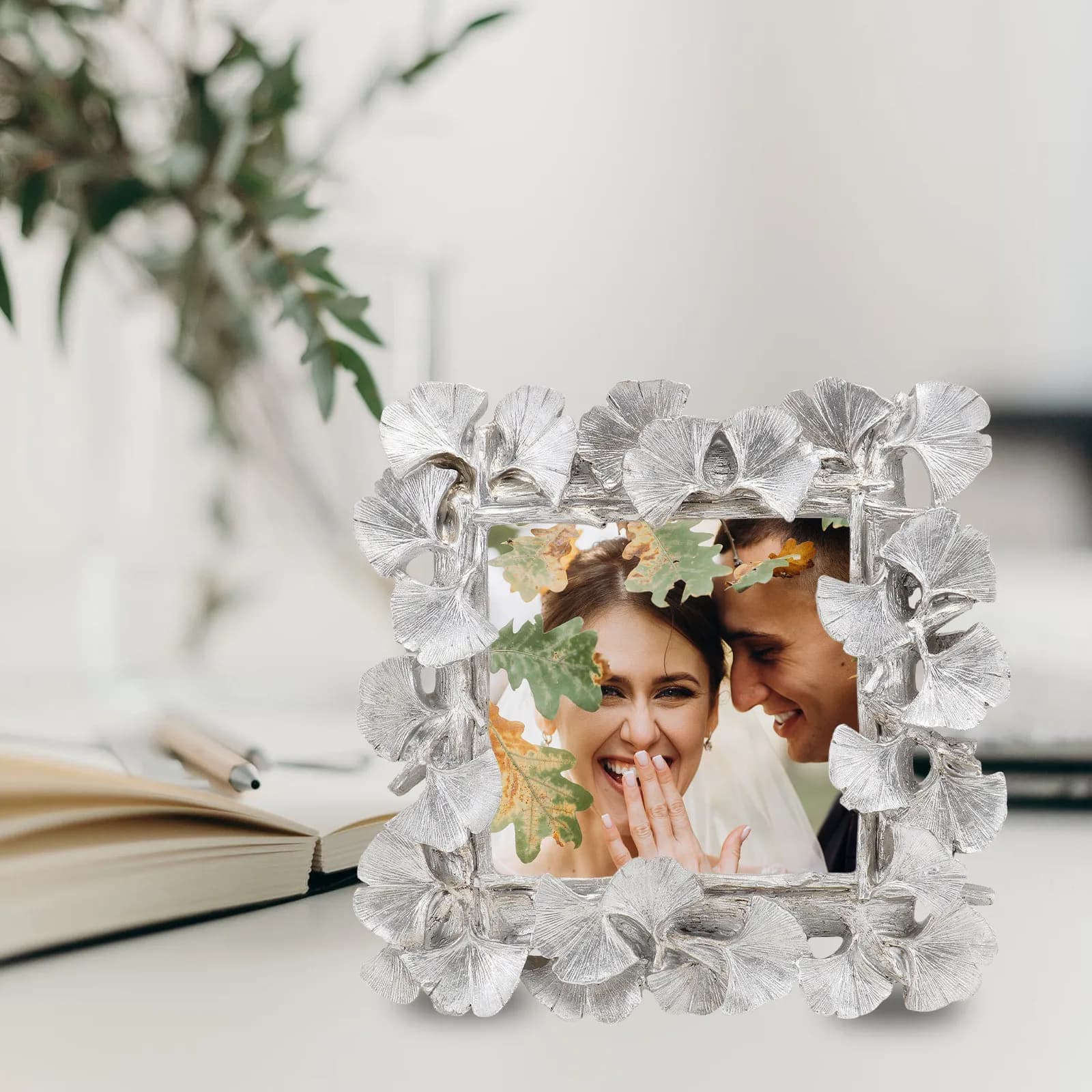 Frame Resin Photo Frame European Style, Silver, 6 Inch, Stable Photo Holder for Desk, Craft Decoration for Home and Office