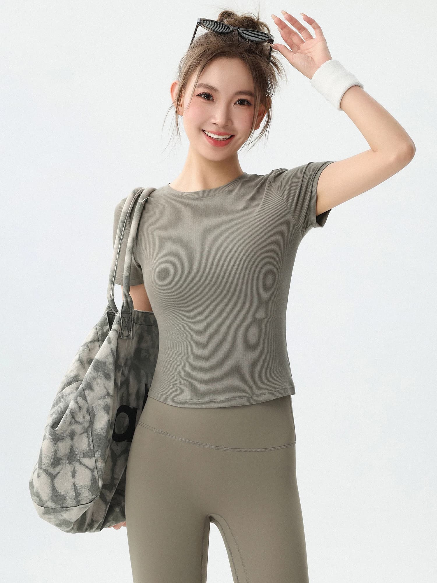 Women's Yoga Sportswear round Neck High Elastic Slim Fit Quick Dry Fitness T-Shirt for Running Training Pilates Exercise