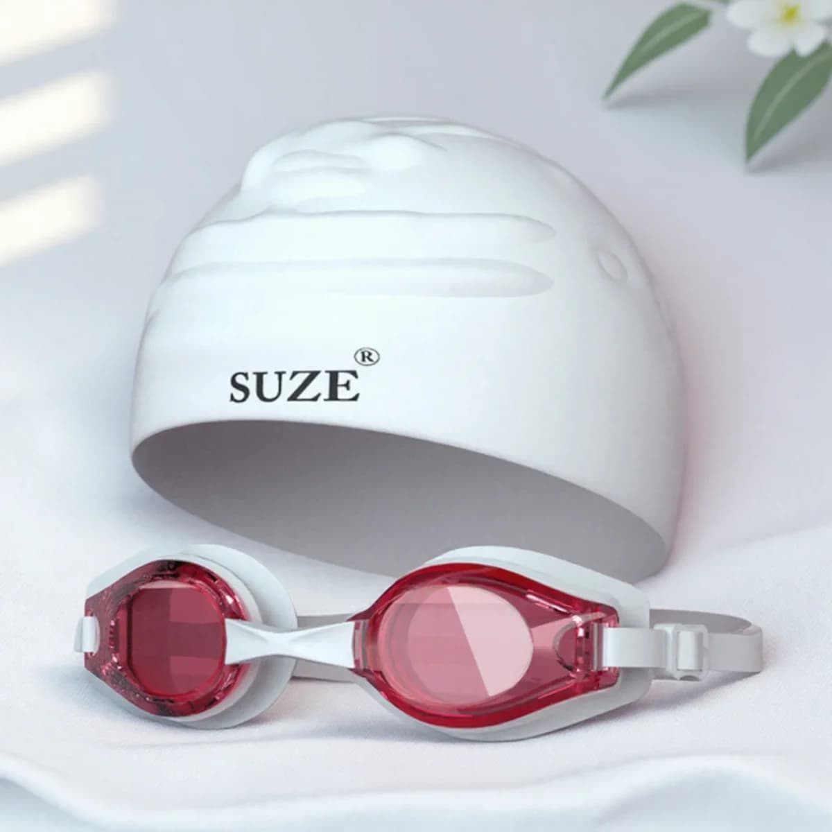 High-definition anti-fog swimwear with comfortable silicone seal includes swim cap and storage box