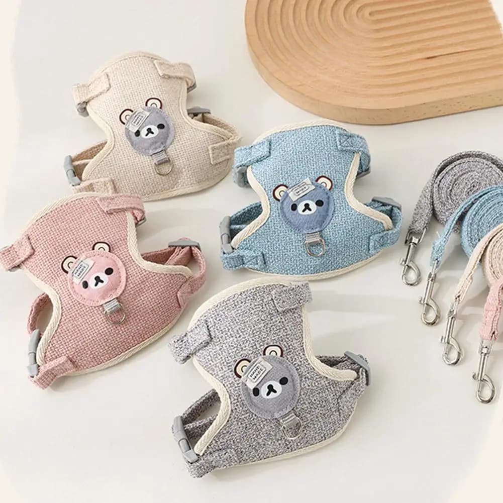 2025 Nuovo guinzaglio per cani Winnie The Pooh Harness Guinzaglio Gatto che cammina Cane piccolo Teddy Vest Stile Imbracatura Forniture per animali domestici