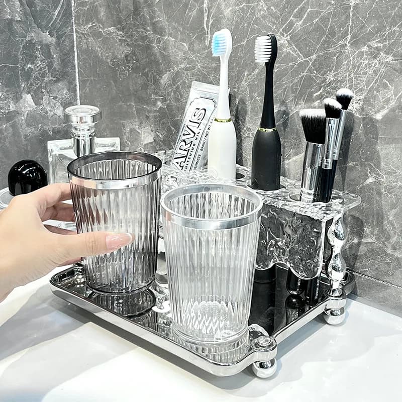 Set di tazze per collutorio di lusso leggero e semplice, tazza per spazzolare per coppia, tazza per lavare, un paio di ripiani per spazzolino elettrico domestico