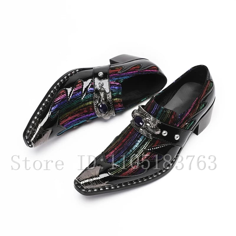 Eleganti Mocassini da Uomo Stile Gotico Western in Pelle Verniciata Nera con Ricami a Strisce Arcobaleno e Patchwork, Scarpe Eleganti Slip-On