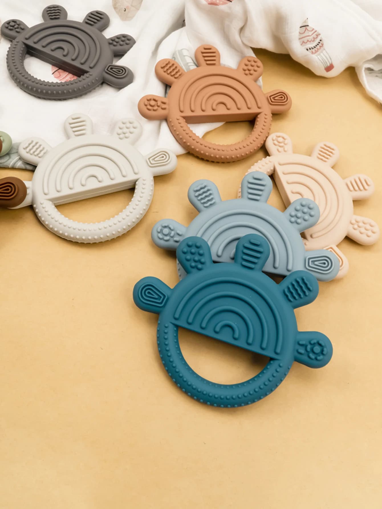 1PC Del Bambino Del Silicone Massaggiagengive Giocattoli Del Fumetto di Forma Del Sole Massaggiagengive Per Il Bambino Da Masticare Formazione Giocattoli Del Bambino di Cura Accessori Per Bambini