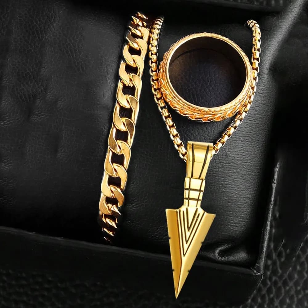 Set di 3 gioielli da uomo con bracciale e anello, collana con ciondolo a forma di freccia con croce dorata e nera in Europa e America