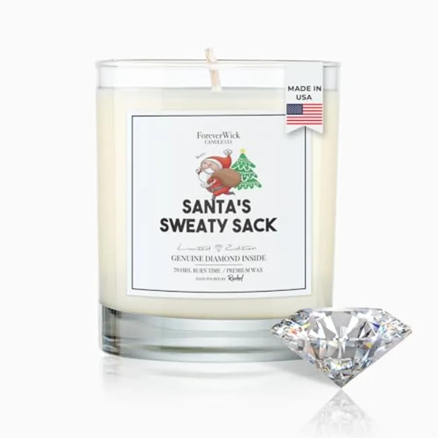 Candela Profumata Evergreen Surprise di Santa's Sweaty Sack con Diamante all'Interno, Candele di Soia Profumate, Regali per Donne, Candela per Aromaterapia