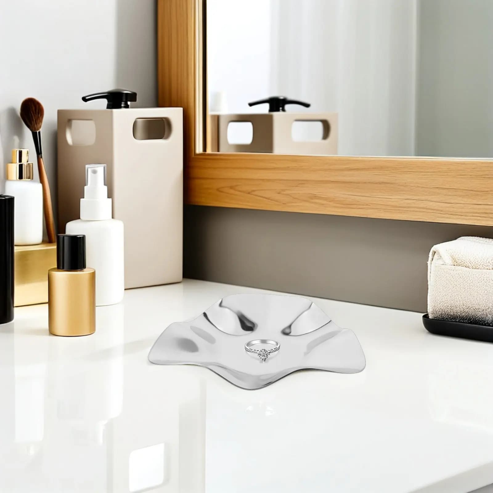 Stainless Steel Trinket Tray Small Jewelry Storage Decorative Silver Jewelry Dish for Desk Perfume Rings Earrings Necklace
