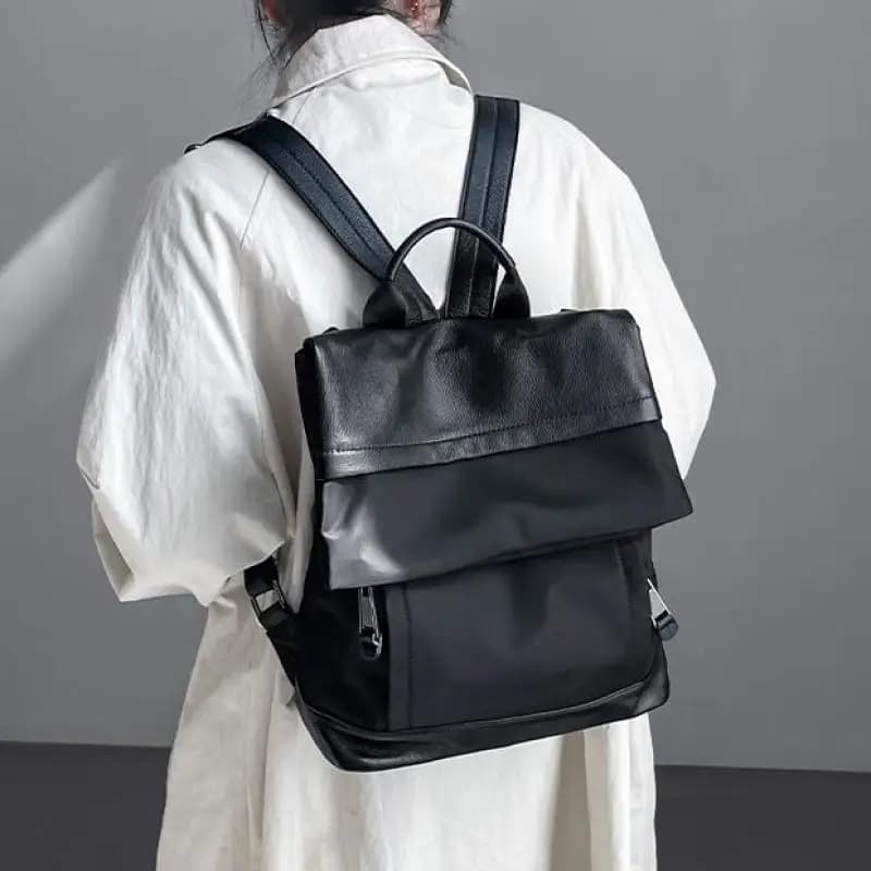 2026 Fashionable Lightweight Nylon Cloth Backpack With Large Capacity For Commuting And Leather Travel Computer Backpacks Trendy