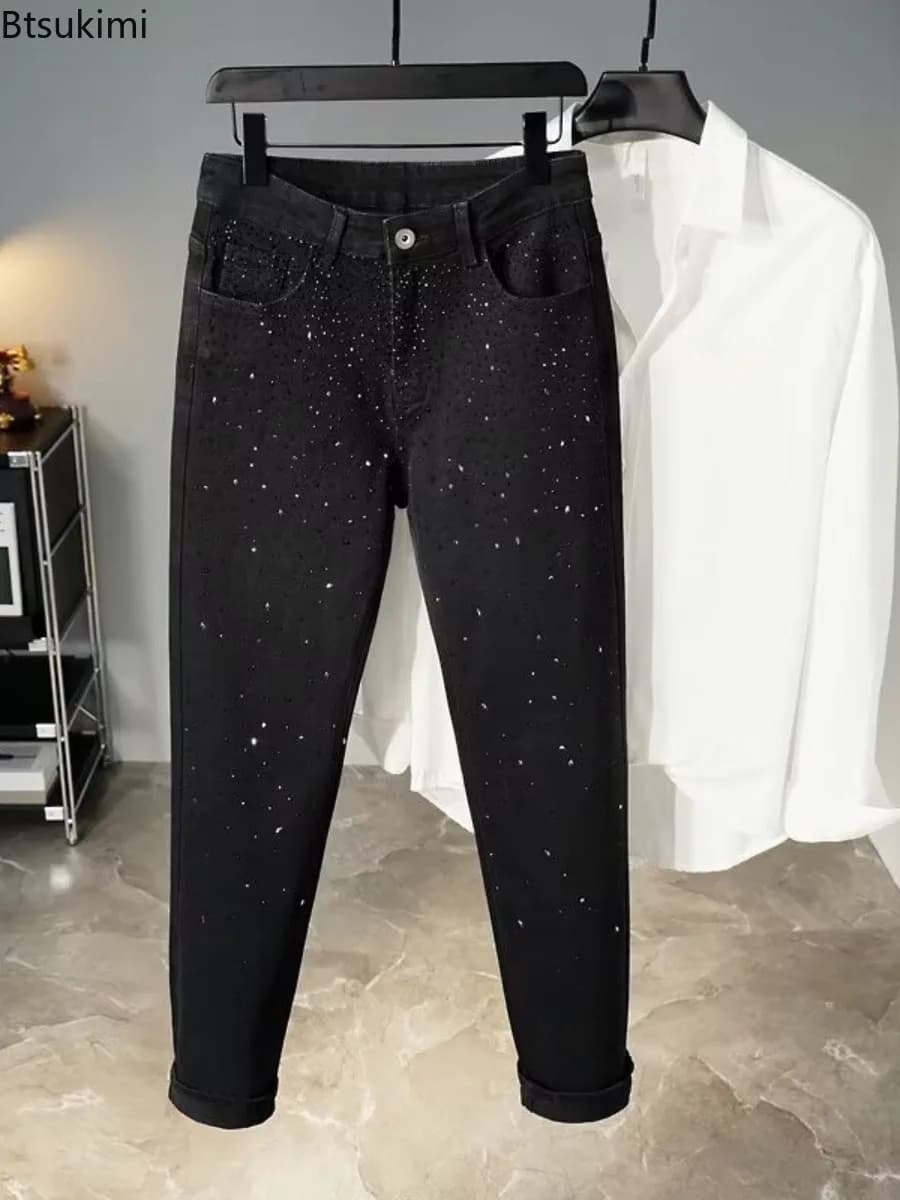 2026 dei nuovi uomini di jeans neri moda stella piena diamante impreziosito design stile coreano denim pantaloni casual pantaloni da uomo streetwear