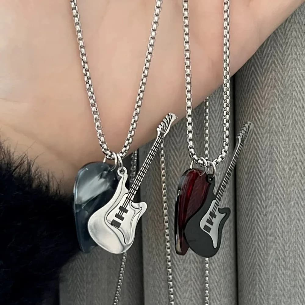 Collana con Ciondolo Plettro per Chitarra Hip-hop in Acciaio al Titanio, Girocollo Trendy con Catena a Chitarra, Collana Unisex Punk Vintage con Chitarra Elettrica