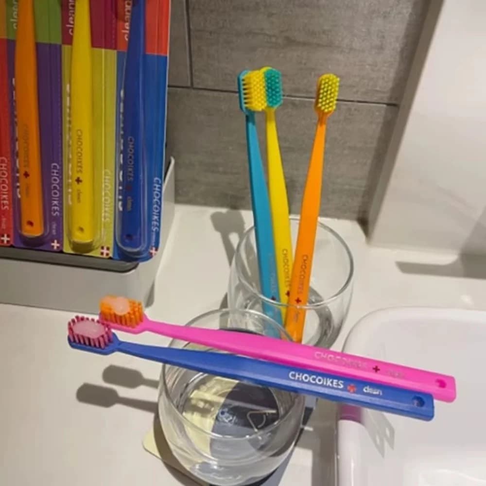 Set of 5 Colorful Toothbrushes for Men and Women, Adults, Domestic Use, Orthodontics, for Family Oral Hygiene and Tooth Whitening