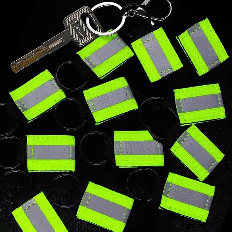10pcs Reflective Safety Reflector Pendants Key Chain Green Reflective Keychains Safety Marker for Night Cycling Bag Pendants