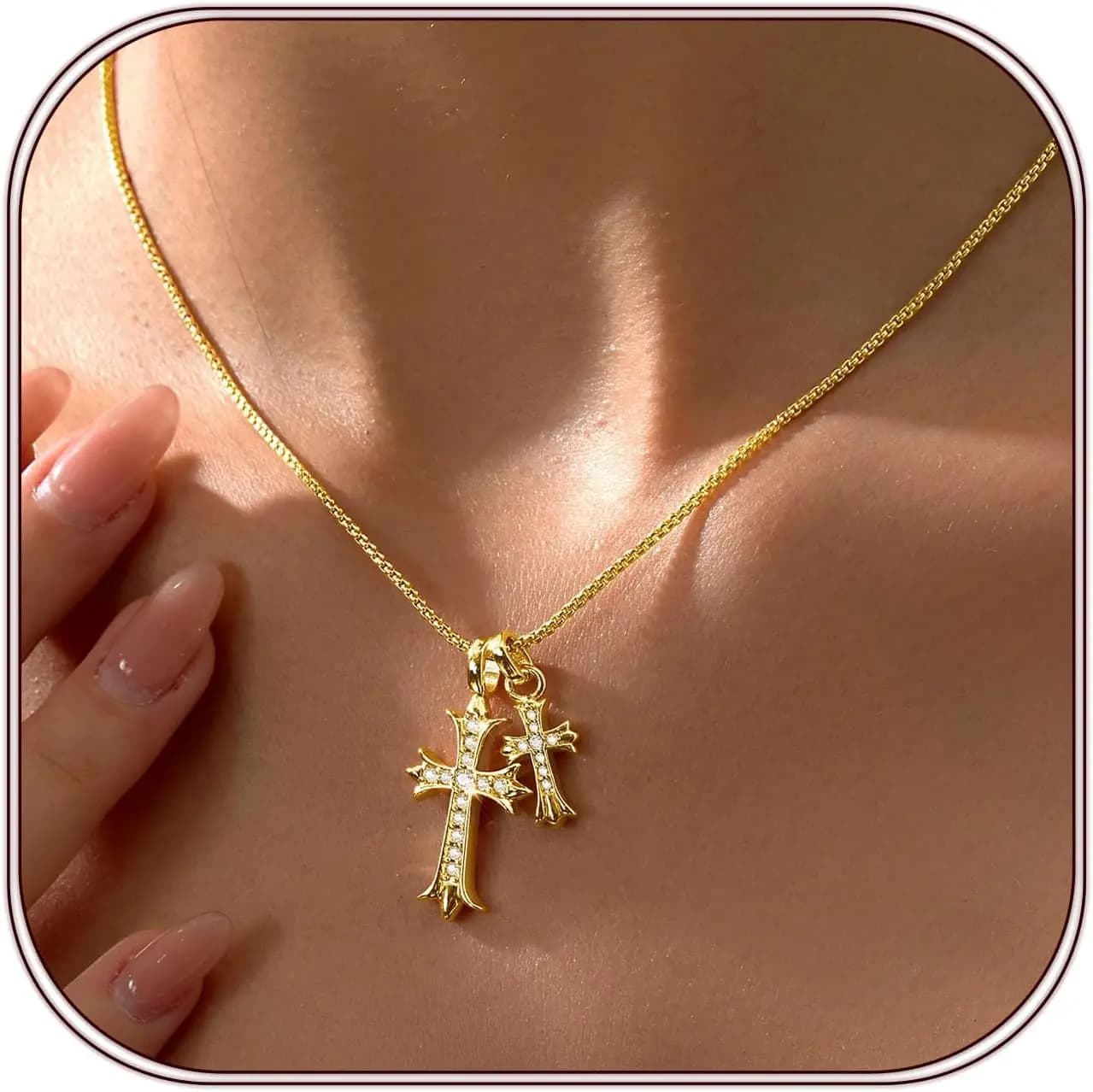 Collana con Croce in Oro per Donne, Placcata 14K, Ciondolo Delicato a Croce, Catena con Crocifisso, Choker per Battesimo
