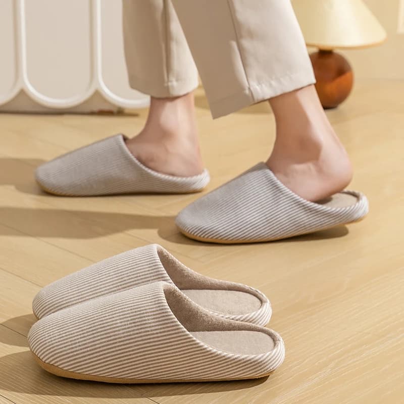 Men's Home Slippers for Spring & Autumn Indoor Non-Slip House Shoes with Soft Sole, Stripe Closed-Toe Design for Home Comfort.