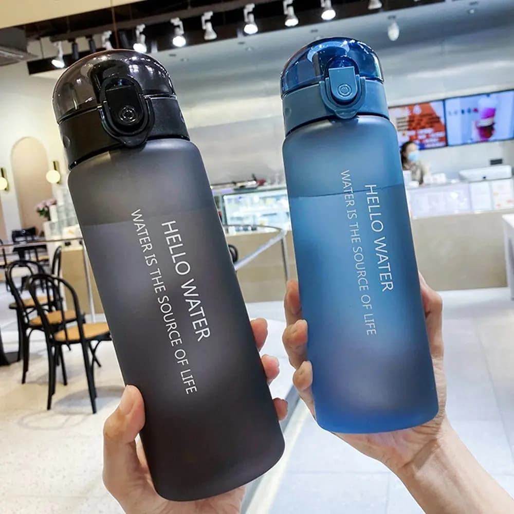 Bottiglia d'acqua sportiva trasparente satinata portatile da 780 ml, bottiglia per bere, tazza per bere, a prova di perdite