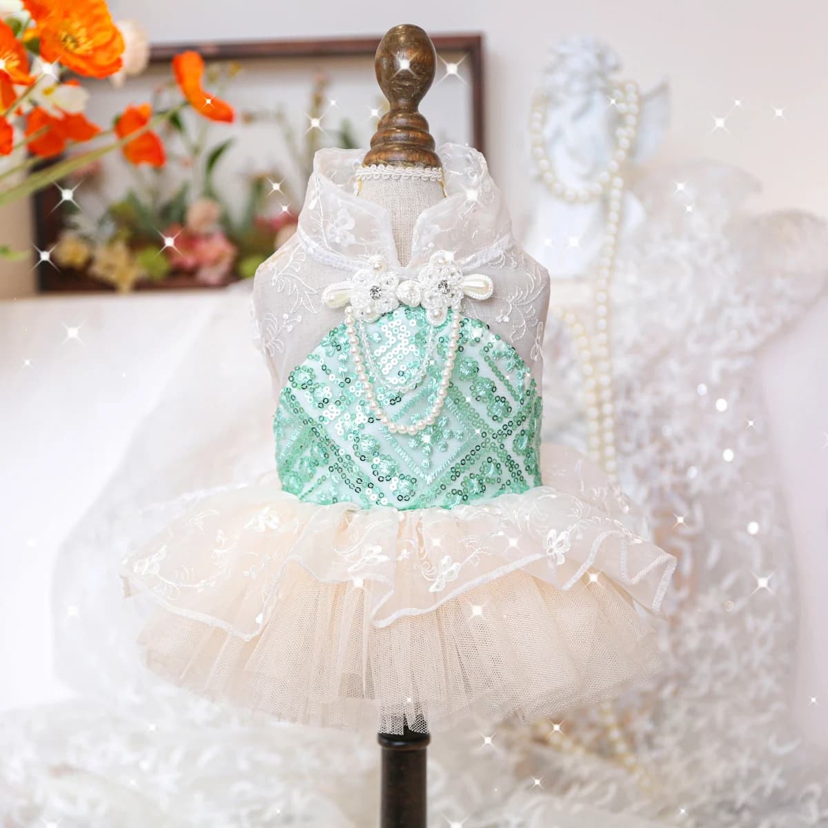 Abito da festa per animali domestici Mint Manbo, gonna tutu in pizzo e tulle con paillettes e perle, completo con imbracatura per cani e gatti di piccola taglia, abbigliamento da matrimonio
