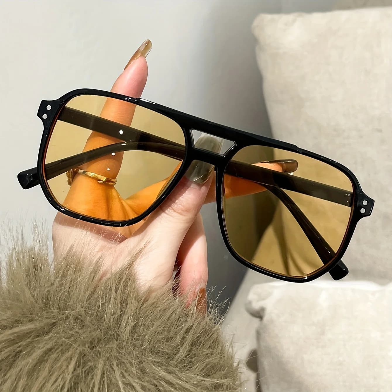 [Retro Unisex Glasses] Fashionable Unisex Large Frame Rectangular Glasses - Black Frame with PC Lenses, Retro Style, Modern Aesthetic Design, Suitable for Casual Wear