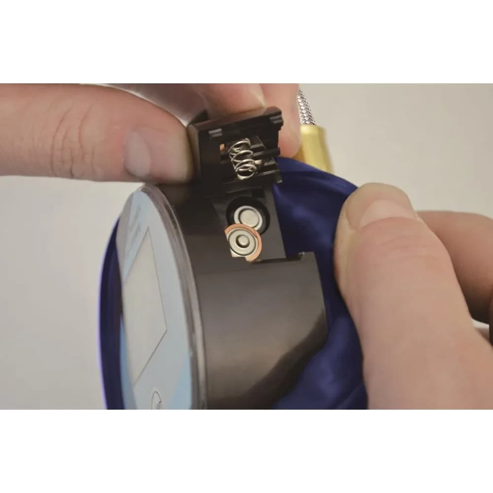 Gonfiatore digitale per pneumatici con tubo flessibile