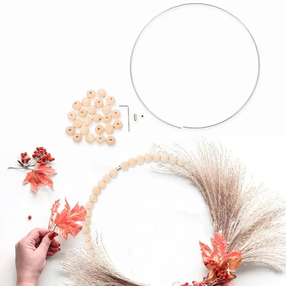 2Pcs Unfinished Wooden Bead Wreath Base Versatile Beaded Garland for Wall Hanging Door Decor Craft Hoops Dreamcatcher Bead Ring