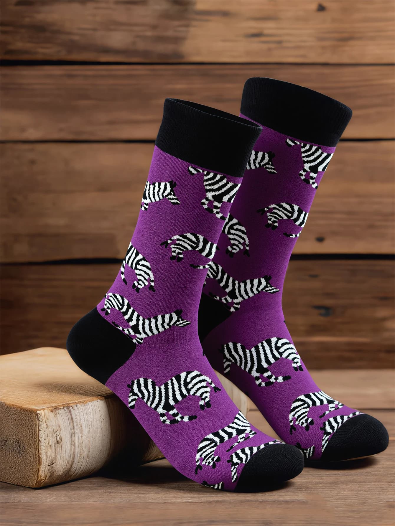 1 paio di calzini da uomo con stampa zebrata, calzini alla moda con motivo animale, calzini medi da uomo per skateboard, calzini in cotone.