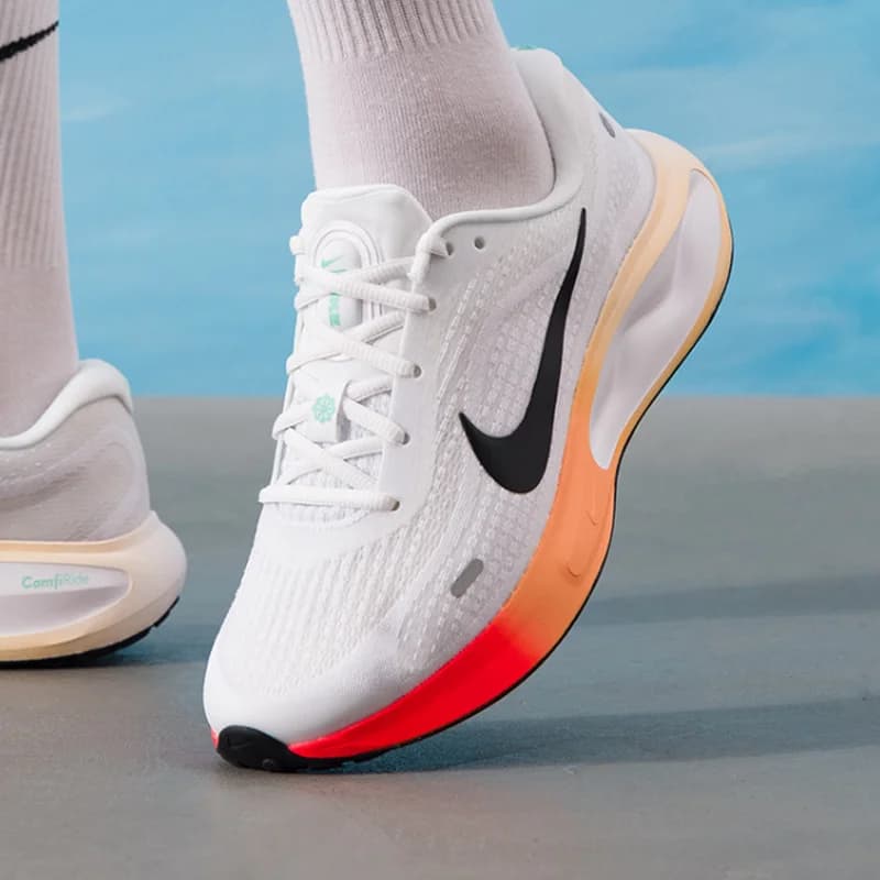 Scarpe da corsa con ammortizzazione traspirante Nike Journey Run da uomo IH7329-101