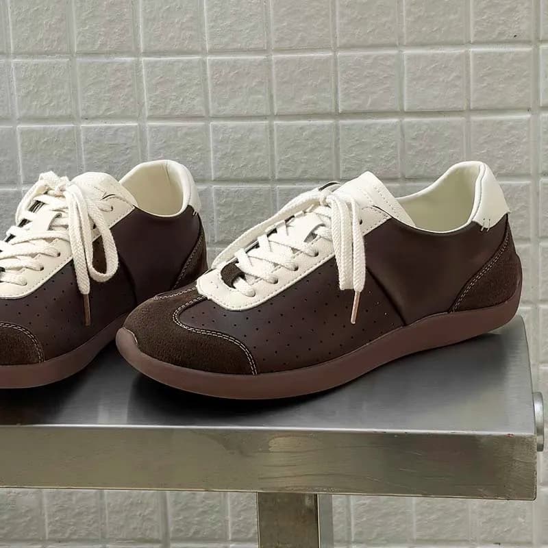 Autumn New Men Casual Shoes Fashion Casual Sports Shoe Anti Slip Lightweight Male Sneakers Solid Colour Comfortable Man Footwear